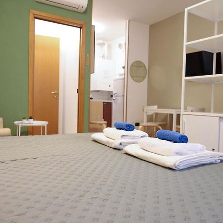 Nel Centro Di Desenzano Apartment Desenzano del Garda Luaran gambar