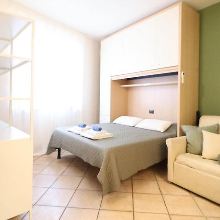 Nel Centro Di Desenzano Apartment Desenzano del Garda Luaran gambar