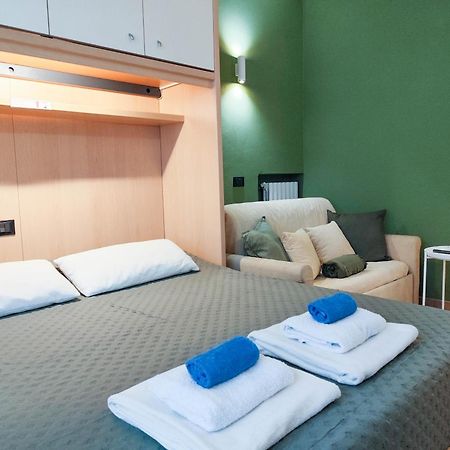 Nel Centro Di Desenzano Apartment Desenzano del Garda Luaran gambar
