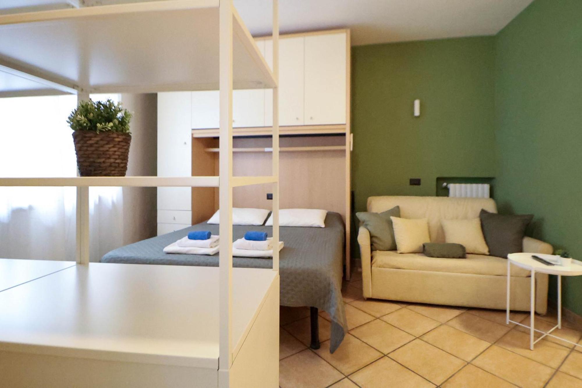 Nel Centro Di Desenzano Apartment Desenzano del Garda Luaran gambar