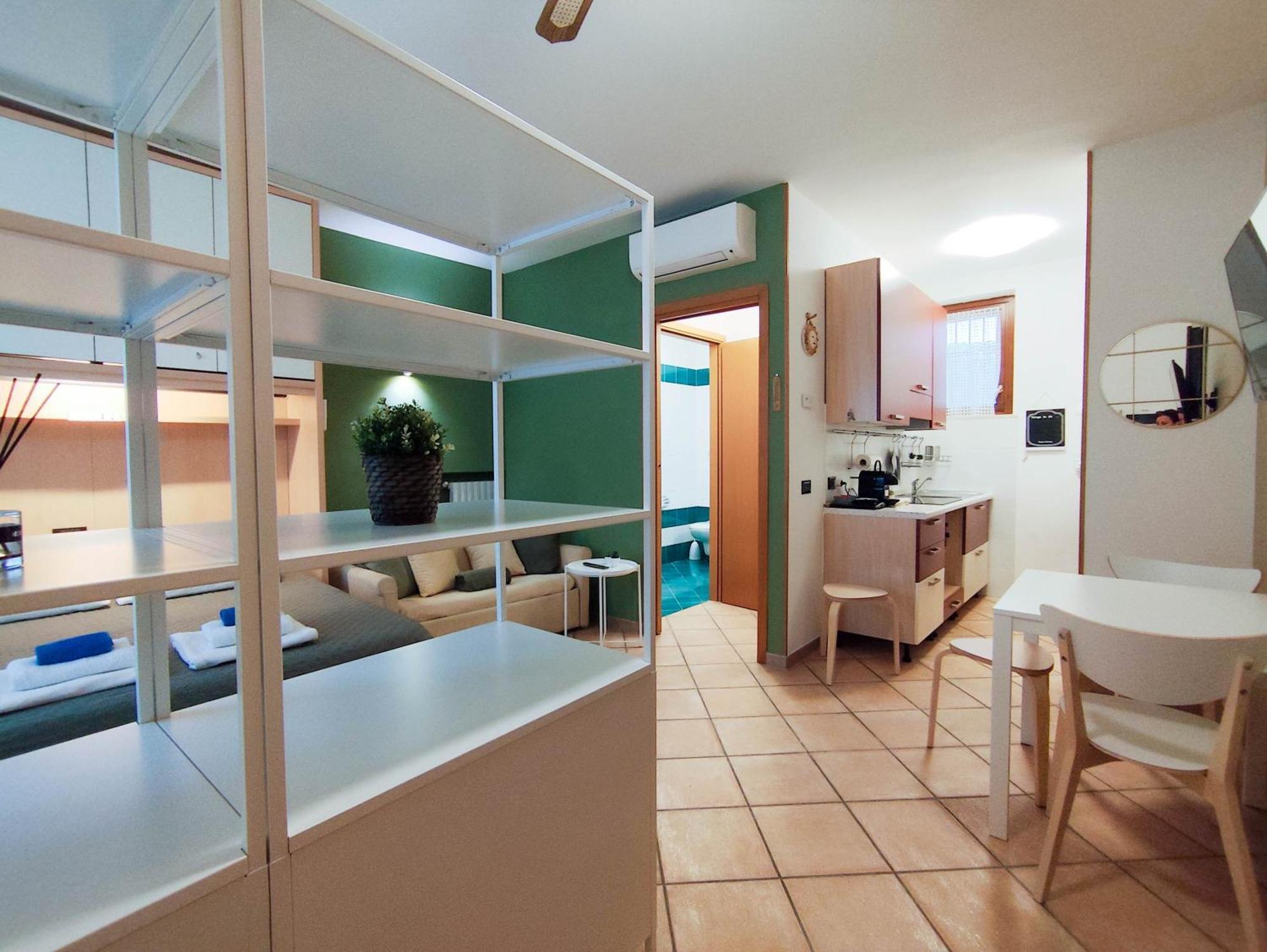 Nel Centro Di Desenzano Apartment Desenzano del Garda Luaran gambar