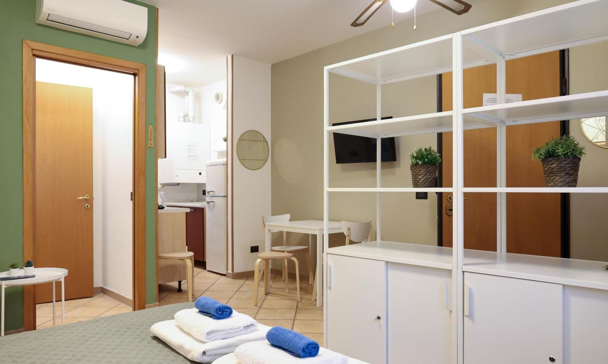 Nel Centro Di Desenzano Apartment Desenzano del Garda Luaran gambar